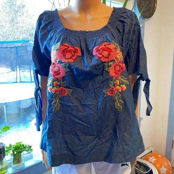 Limberence Co. Beautiful Florals Embroidered off shoulder Blouse Women Size L - Picture 1 of 6